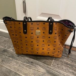MCM LARGE TOTE! *SPECIAL EDITION* - lightly used **AUTHENTIC**